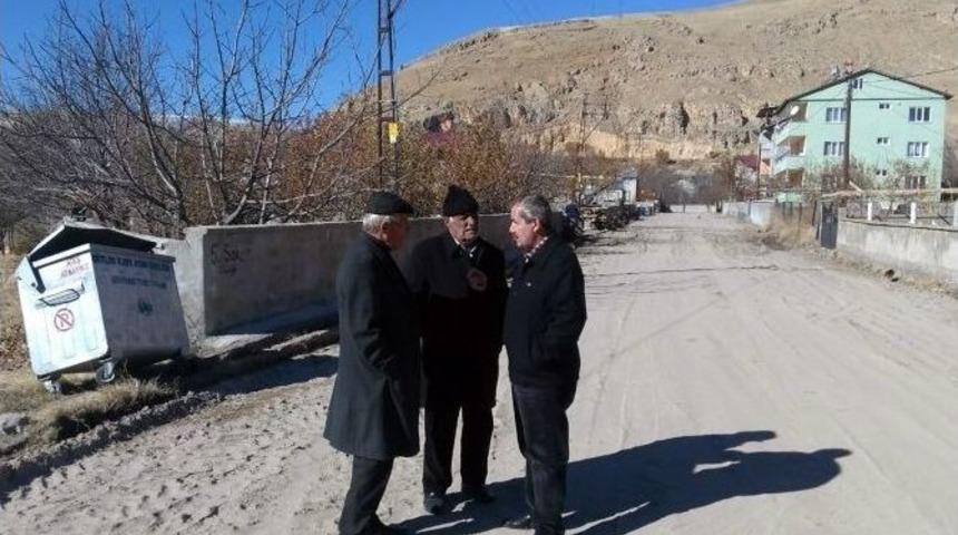 Adilcevaz&rsquo;da Kilitli Parke D&ouml;şeme &Ccedil;alışmaları Devam Ediyor