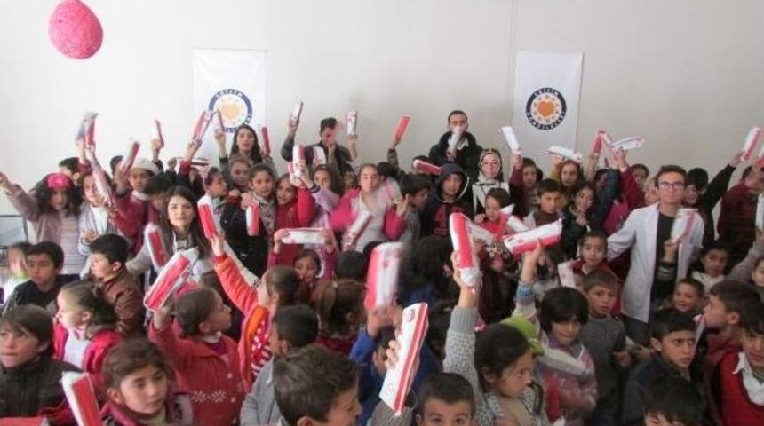 Vanlı &Ccedil;ocuklar Diş Taramasından Ge&ccedil;irildi