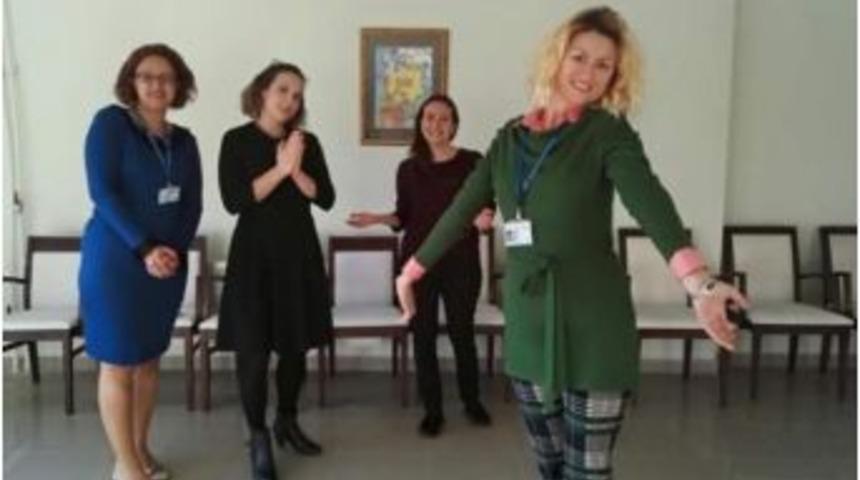 &Ccedil;anakkale Sgk &Ccedil;alışanlarından &Ccedil;ocuklara Tiyatro