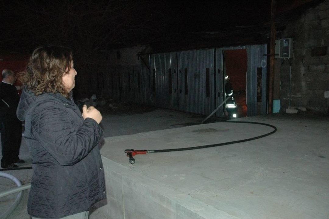 Ekmek Teknelerinin Yanışını G&ouml;zyaşları İ&ccedil;inde İzledi