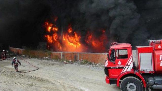 Ek Fotoğraflar // Bayrampaşa'da Büyük Yangın; Dumanlar İstanbul'un Birçok Semtinden Görülüyor