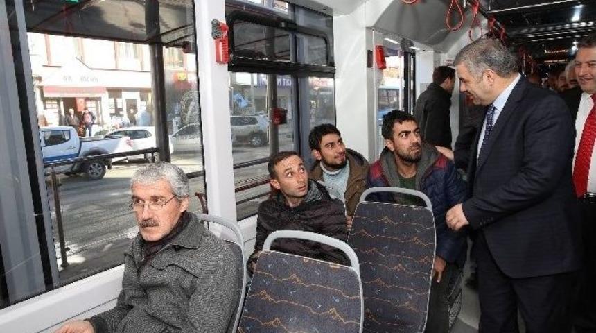 Tramvayda Başkan Var