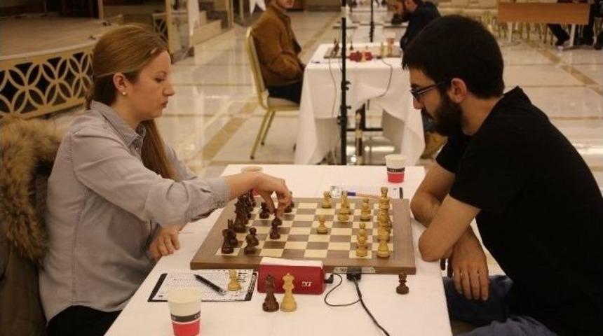 Gebze Satran&ccedil; Şampiyonası&rsquo;nda 3. Tur Sona Erdi