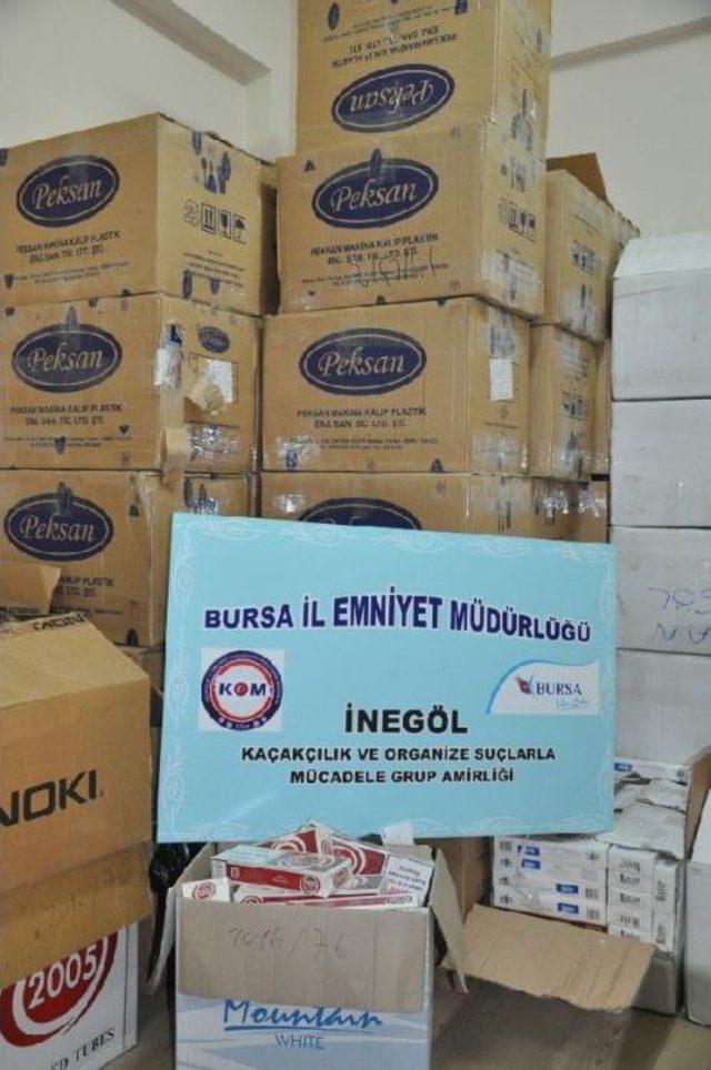 Ayakkabı Yüklü Kamyonda 30 Bin Paket Kaçak Sigara Ele Geçirildi