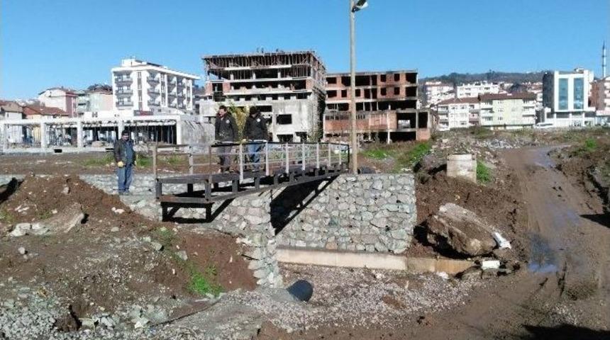 &Ouml;ğrencilerin Mağdur Olmaması İ&ccedil;in Ge&ccedil;ici K&ouml;pr&uuml; Yapıldı