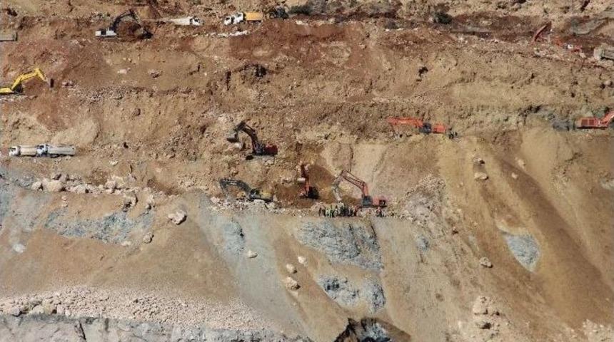 Şirvan&rsquo;da Kurtarma &Ccedil;alışmaları 6&rsquo;ncı G&uuml;n&uuml;nde