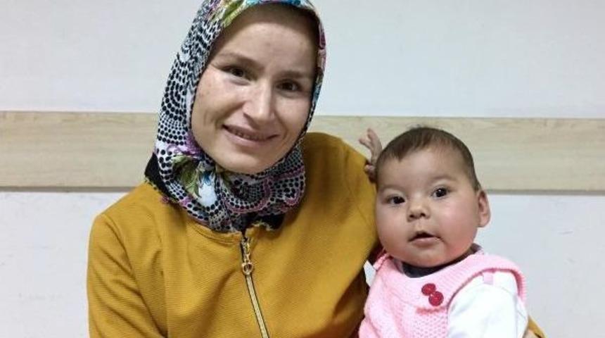 Karaciğeriyle Bebeğini Yaşama Bağlandı