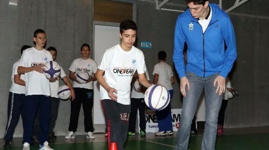 Anadolu Efes&rsquo;in Euroleague One Team 2016-2017 Sezonu Projeleri Belli Oldu