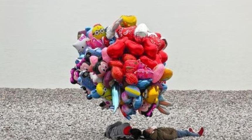 U&ccedil;an Balon Altında 'şekerleme Yaptı'