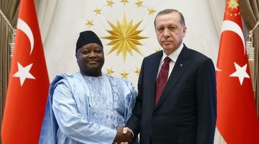 Cumhurbaşkanı Erdoğan, B&uuml;y&uuml;kel&ccedil;i Siray Alpha Timbo&rsquo;yu Kabul Etti.