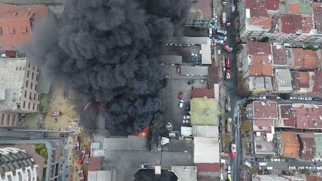 Bayrampaşa&rsquo;da &Ccedil;ıkan Yangındaki Patlamalar Havadan G&ouml;r&uuml;nt&uuml;lendi 2