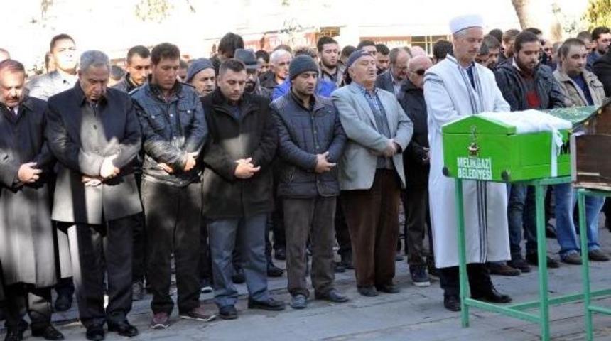 B&uuml;lent Arın&ccedil;, Kayseri'de Cenaze Namazına Katıldı