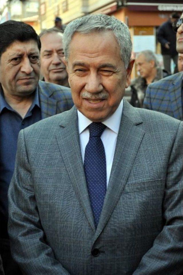 B&uuml;lent Arın&ccedil;, Kayseri de Cenaze Namazına Katıldı 3