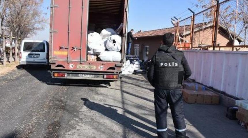 Aksaray&rsquo;Da 15 Bin Paket Ka&ccedil;ak Sigara Ele Ge&ccedil;irildi