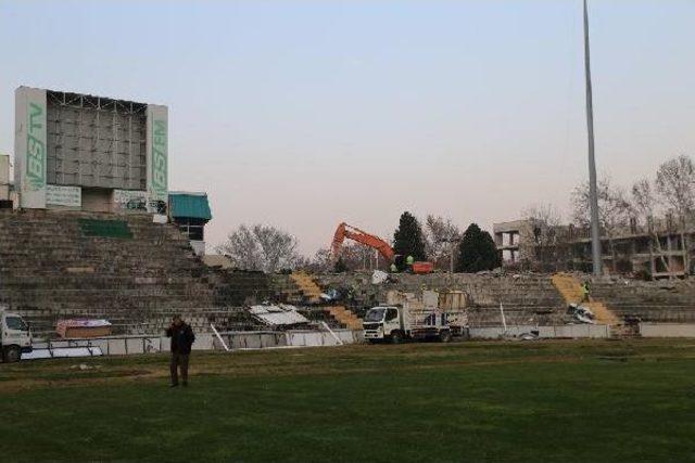 Bursa Atatürk Stadyumu Meydan Oluyor