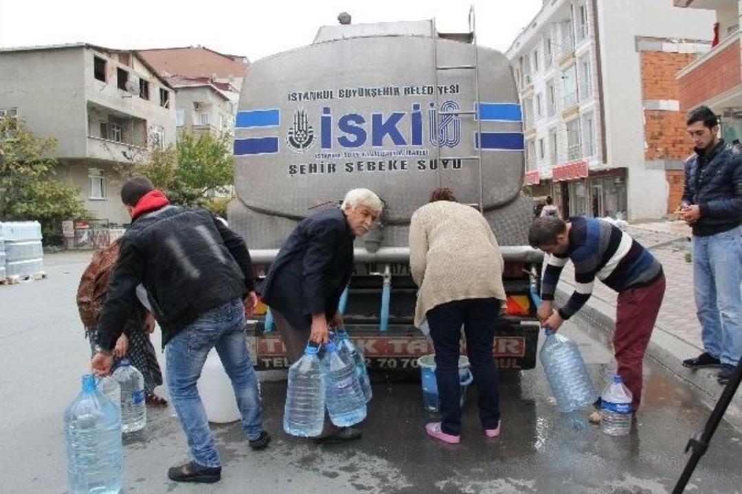 Bir Haftadır Susuz Olan Esenyurt Kıra&ccedil; Sakinleri, İbb Ve İski&rsquo;ye Tepkili