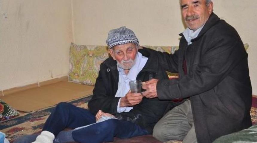 Cumhuriyet Ile Yaşıt Ali Dede'nin Yaşlılık Maaşı Kesildi