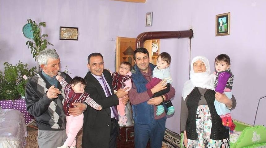 Saray Belediye Başkan Vekili D&ouml;rd&uuml;z&uuml; Olan Aileyi Ziyaret Etti.