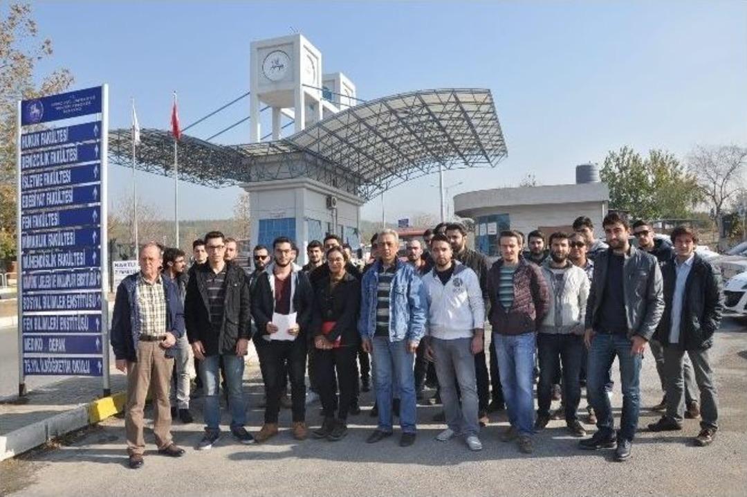 Kamp&uuml;se Giriş &Ouml;ğrenciye Paralı, &Ouml;ğretim &Uuml;yeleri Ve İdari Personele Bedava