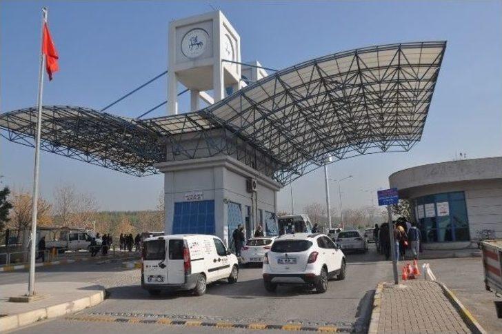 Kampüse Giriş Öğrenciye Paralı, Öğretim Üyeleri Ve İdari Personele Bedava G2