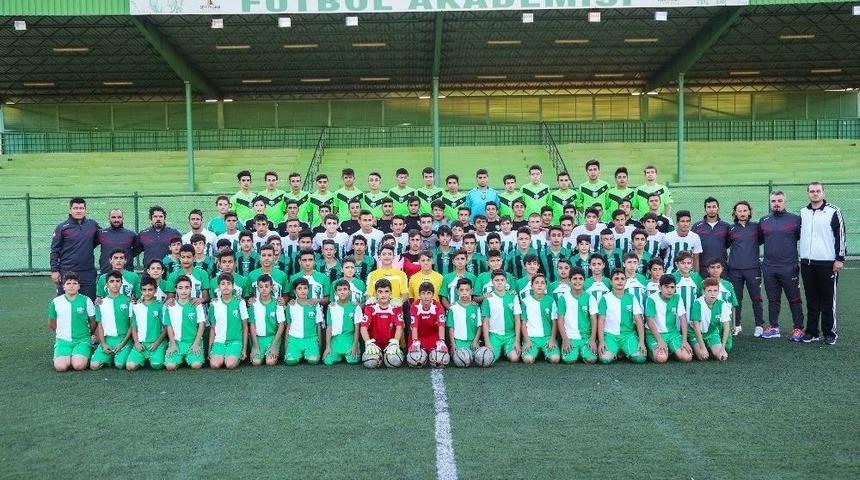 Yeşil Sahada Şampiyonun Adı Değişmedi