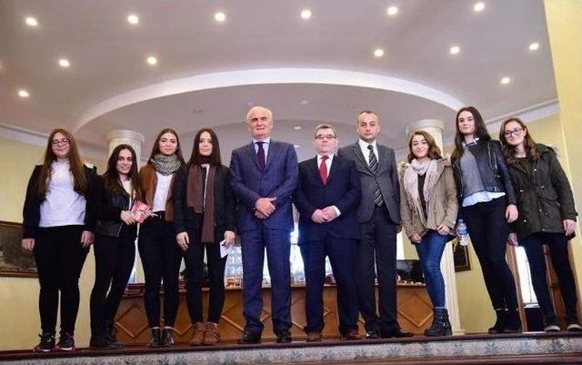 &Ouml;ğrenciler Sordu, Başkan Cevapladı 1