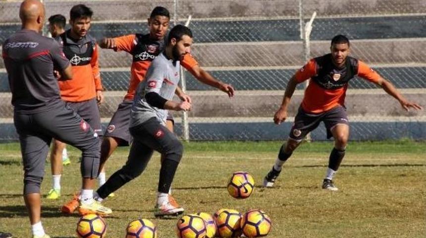 Adanaspor, Antalyaspor Ma&ccedil;ı Hazırlıklarını S&uuml;rd&uuml;rd&uuml;