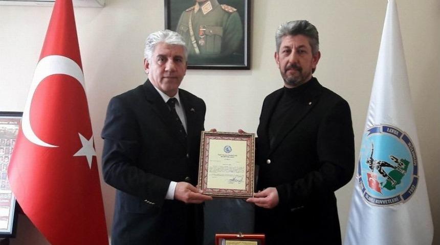 Beşiktaş Saldırısında &Ouml;len Gencin Ailesinden Mehmet&ccedil;ik Vakfı&rsquo;na Bağış