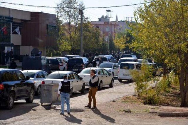 Diyarbakır'da Suikast Hazırlığındaki Kadın Pkk'lı Ölü Ele Geçti (2)