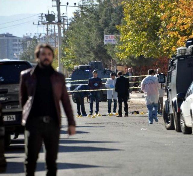 Diyarbakır'da Suikast Hazırlığındaki Kadın Pkk'lı Ölü Ele Geçti (2)