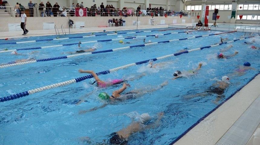 Minikler Osmangazi’de Kulaç Attı