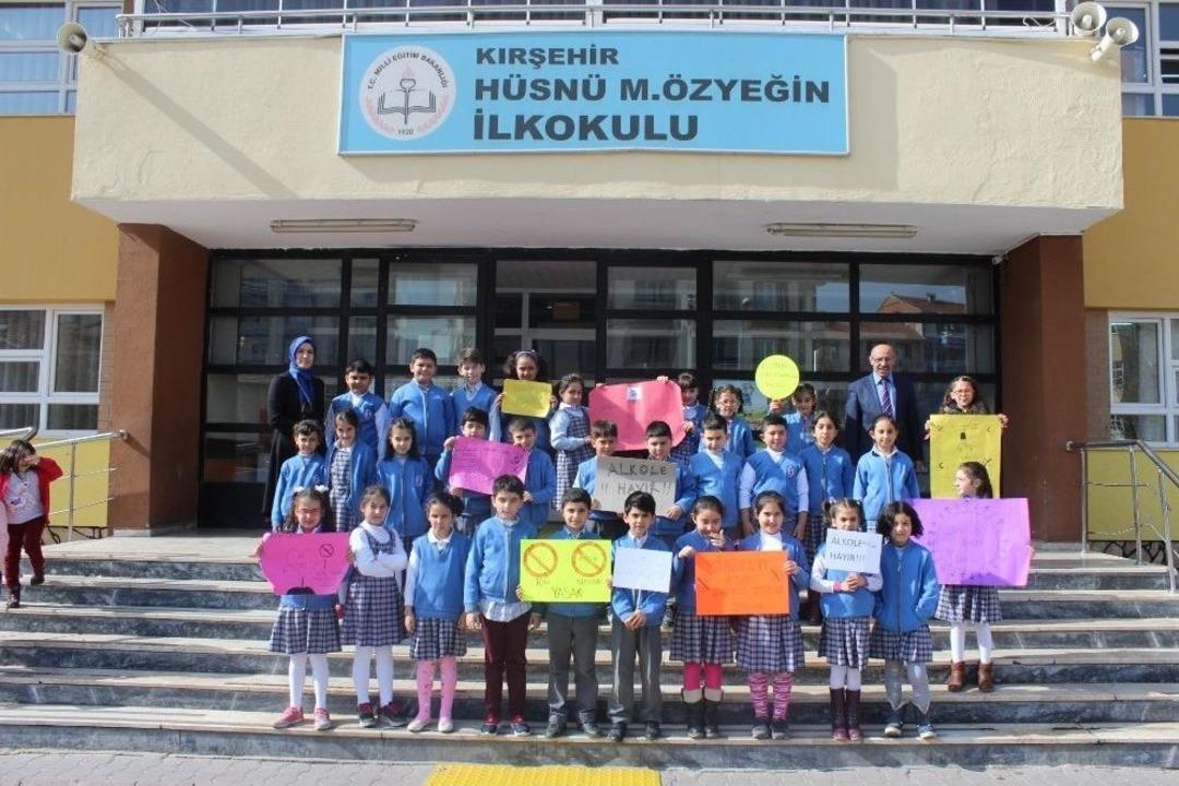 (&ouml;zel Haber) &Ouml;ğrenciler Ailelerine Sigarayı Bırakmaları İ&ccedil;in Mektup Yazdı