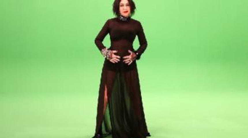 Nazan &Ouml;ncel Yeni Imajıyla Hayranlarının Karşısına &Ccedil;ıkıyor