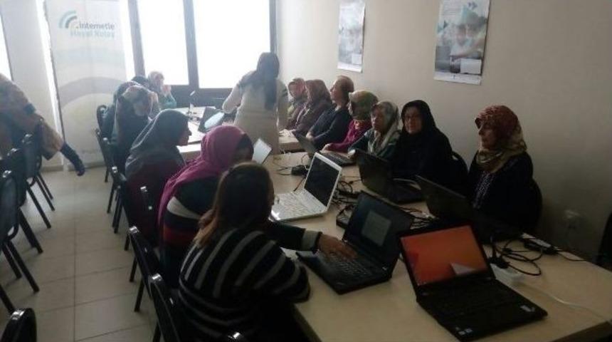 Ka&ccedil;em Kursiyerlerine &rsquo;internetle Hayat Kolay&rsquo; Projesi Anlatıldı