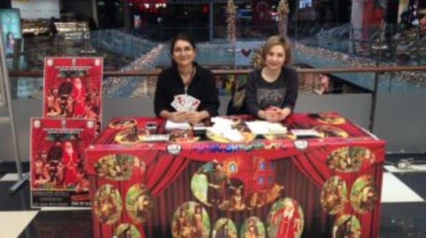 Tiyatro Oyunu İ&ccedil;in Esas 67 Avm&rsquo;de Stant A&ccedil;tılar