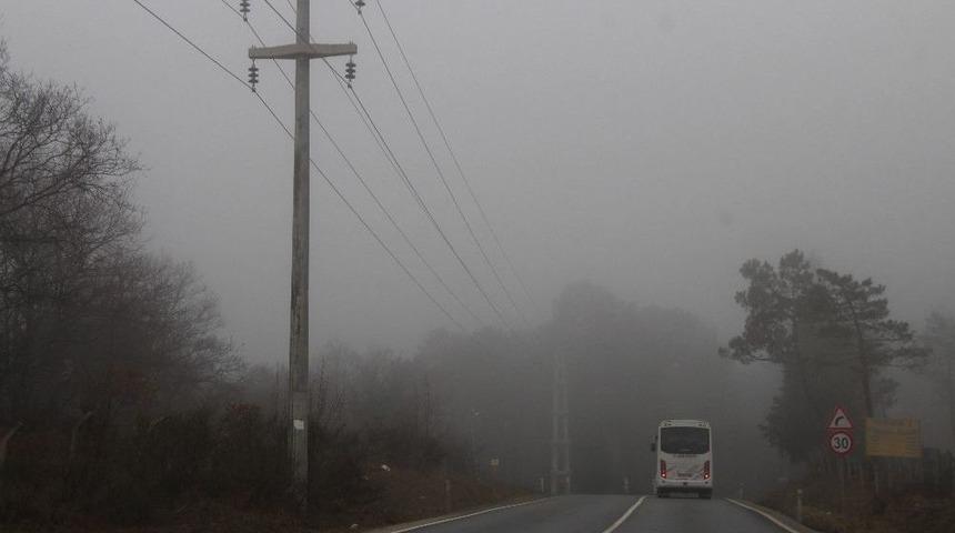 İstanbul&rsquo;da Sis Trafiği Etkiledi