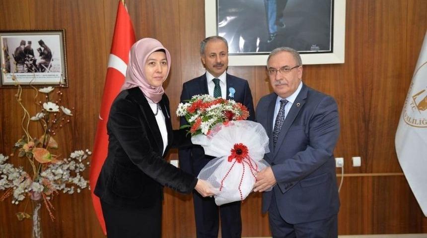 Vali Ahmet Hamdi Nayir: Vergiler Vatandaşa Hizmet Olarak D&ouml;n&uuml;yor