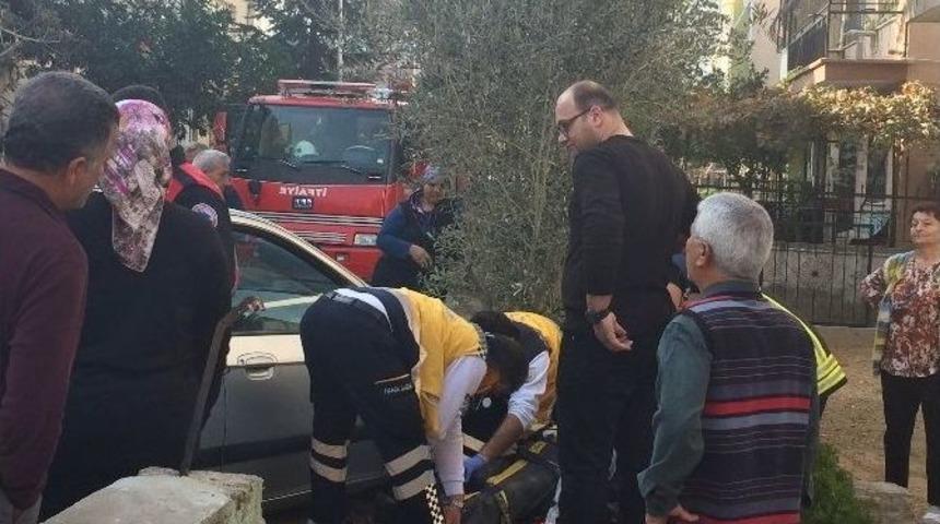 Yaşlı Kadın Otomobille Duvarın Arasına Sıkıştı