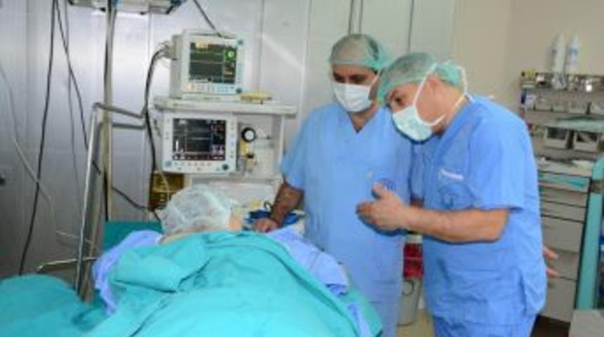 Omurilik Pili İle &Uuml;&ccedil; Hasta Ağrılarından Kurtuldu