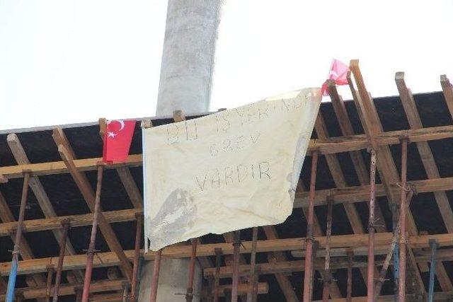 Paralarını Alamayan İnşaat İşçileri Grev Yaptı 3