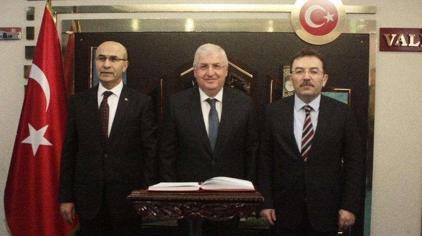 Emniyet Genel M&uuml;d&uuml;r&uuml; Ve Jandarma Genel Komutanı Adana&rsquo;da