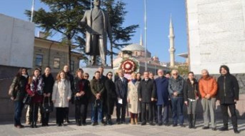 Toplum Ağız Diş Sağlığı Haftası Ve Diş Hekimliği G&uuml;n&uuml;