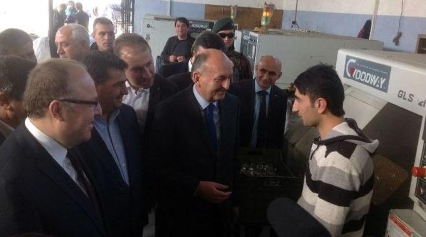 Bakan M&uuml;ezzinoğlu Osb&rsquo;de İncelemede Bulundu