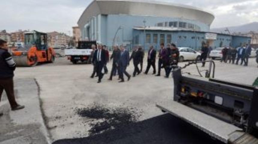 Polat Sıcak Asfalt &Ccedil;alışmalarını İnceledi