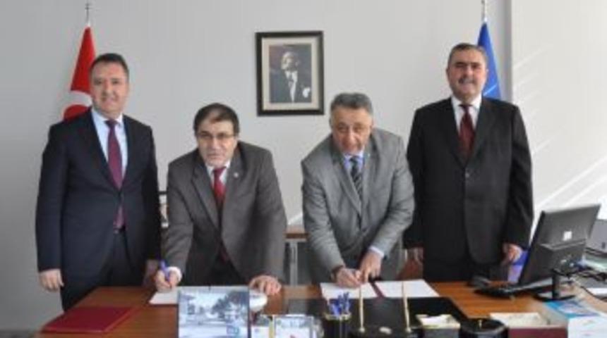 Uşak &Uuml;niversitesi İle &Ouml;demiş Milli Eğitim M&uuml;d&uuml;rl&uuml;ğ&uuml; Arasında Protokol İmzalandı