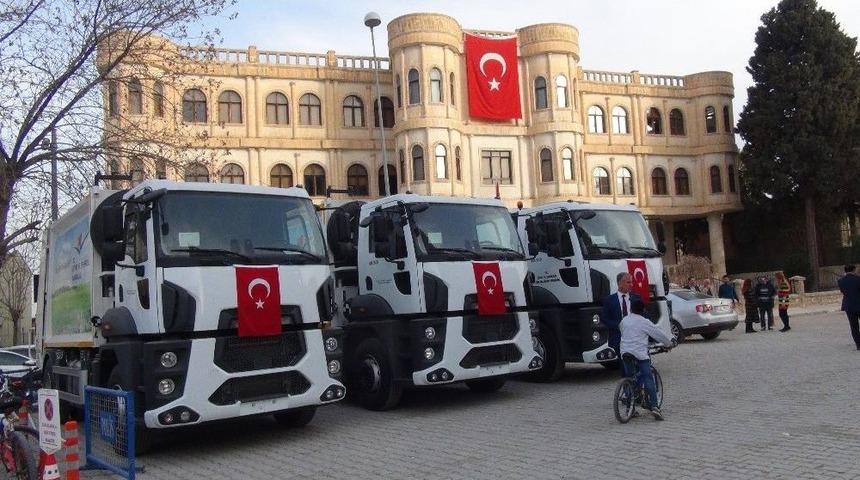 Nusaybin Belediyesine 3 Tane Temizlik Aracı Hibe Edildi