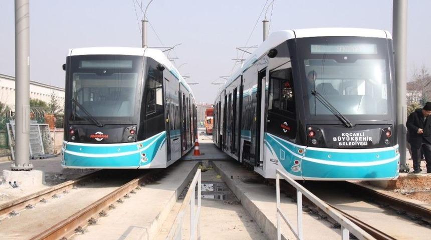 Kocaeli&rsquo;nin İlk Şehiri&ccedil;i Raylı Siteminde Vagonlar Geldi