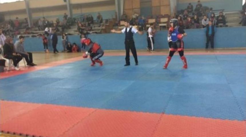 Şehzadeler, Madalyaya Doymuyor