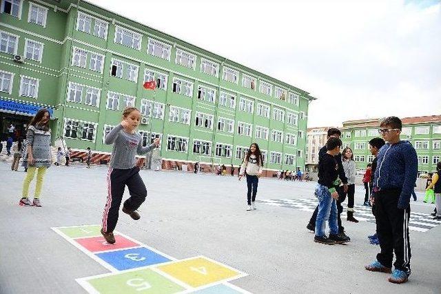 Nostalji Olan &Ccedil;ocuk Oyunları, Okul Bah&ccedil;elerine Neşe Katıyor 3