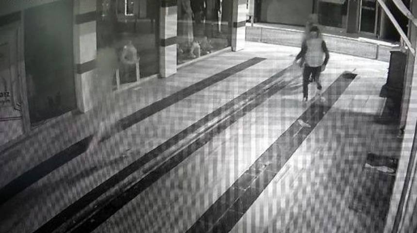 Kameradan Belirlenen Hırsızlık Ş&uuml;phelileri Yakalandı